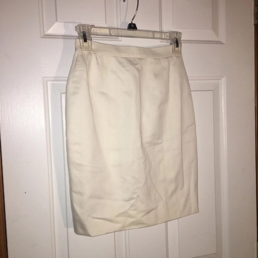 VINTAGE CHANEL BOUTIQUE PENCIL SKIRT
